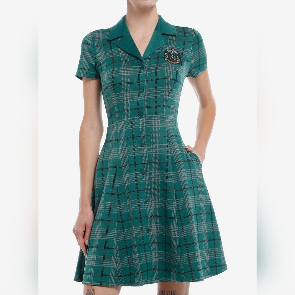 Her Universe Harry Potter Slytherin House Medium Plaid Dress NWOT